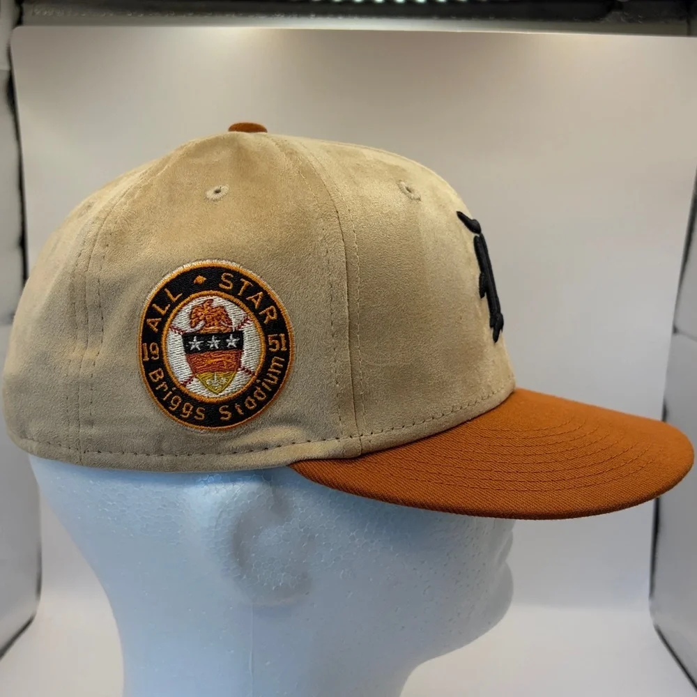 Detroit Tigers fitted hat. Ballcap. Suede 6 7/8. Hat Club.
